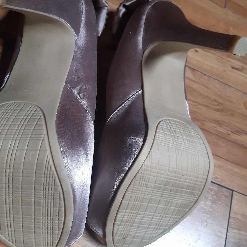 Heels - Picture 4 of 5
